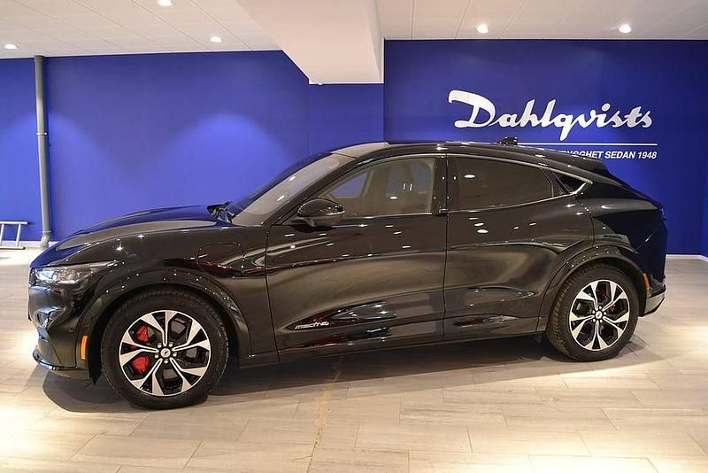 Begagnad Ford Mustang Mach-E 275 kW (375 HK) 2021 Svart SUV