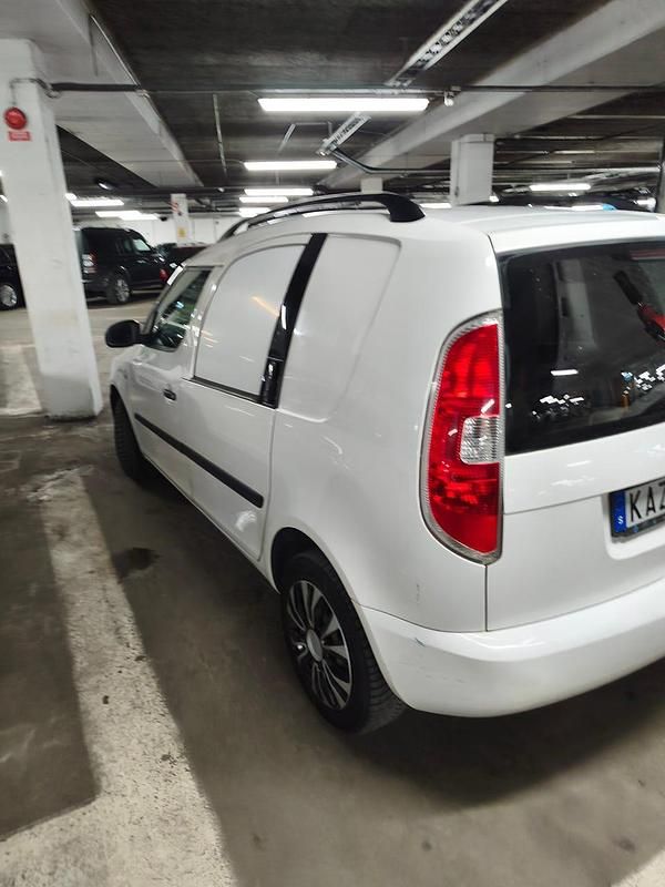 Begagnad Skoda Roomster 69 HK (50 kW) 2008 Minibuss