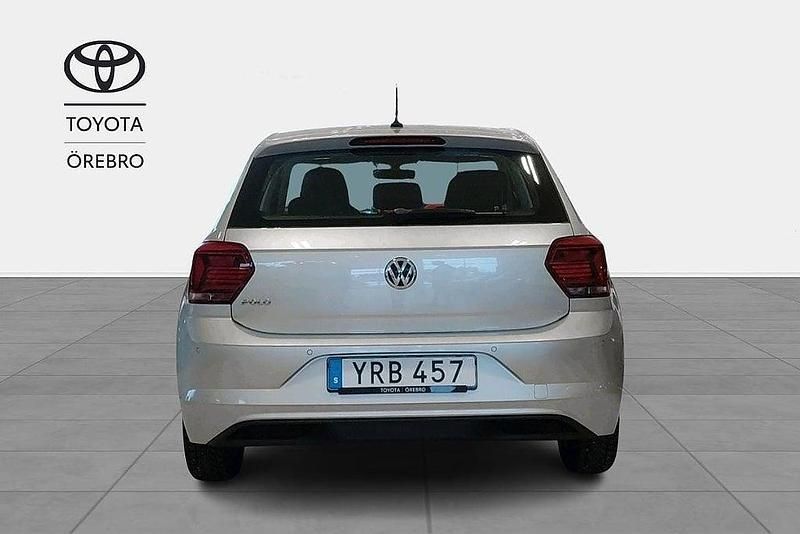 Begagnad VW Polo Comfortline 95 HK (69 kW) 2018 Silver Halvkombi