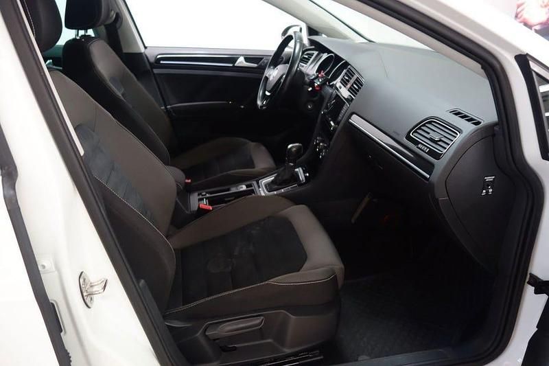 Begagnad VW Golf VII GT 150 HK (110 kW) 2015 Vit (pure white) Kombi