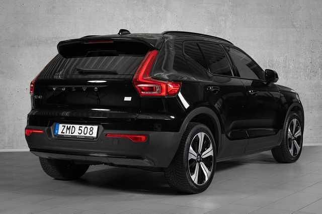 Begagnad Volvo XC40 Plus 175 kW (238 HK) 2023 Svart SUV
