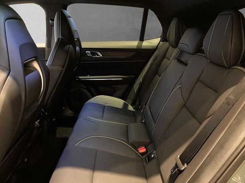 Ny Lynk & Co 01 283 HK (208 kW) 2025 Grön SUV