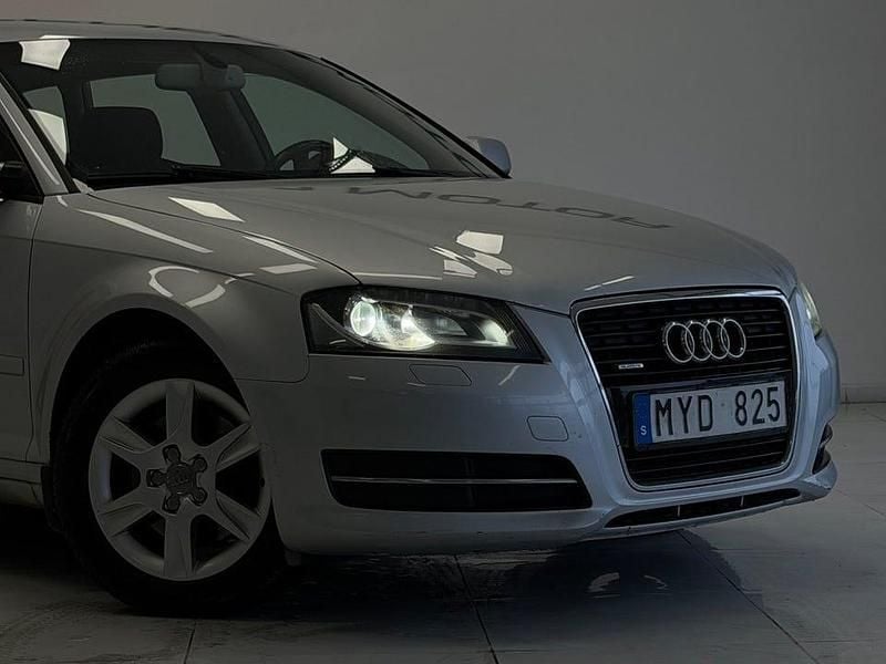 Begagnad Audi A3 Attraction 140 HK (102 kW) 2013 Silver