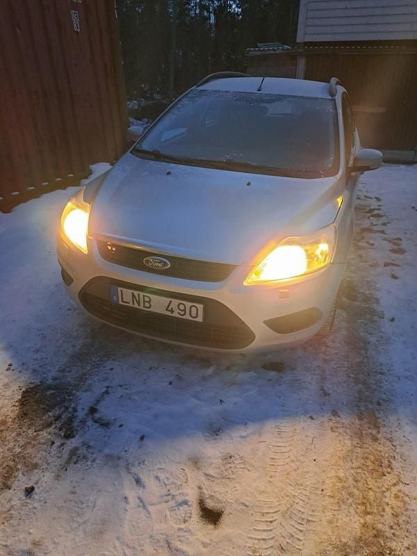 Begagnad 2010 Ford Focus Kombi | 20 500 kr (Marknadspris) - Bild 1/4