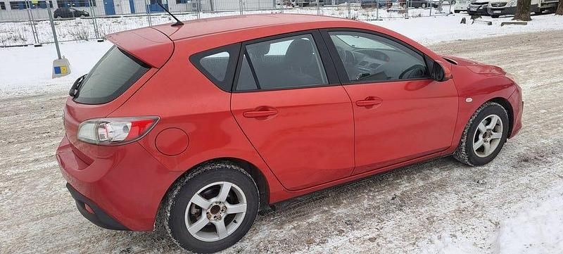 Begagnad Mazda 3 Inclusive 105 HK (77 kW) 2010 Röd