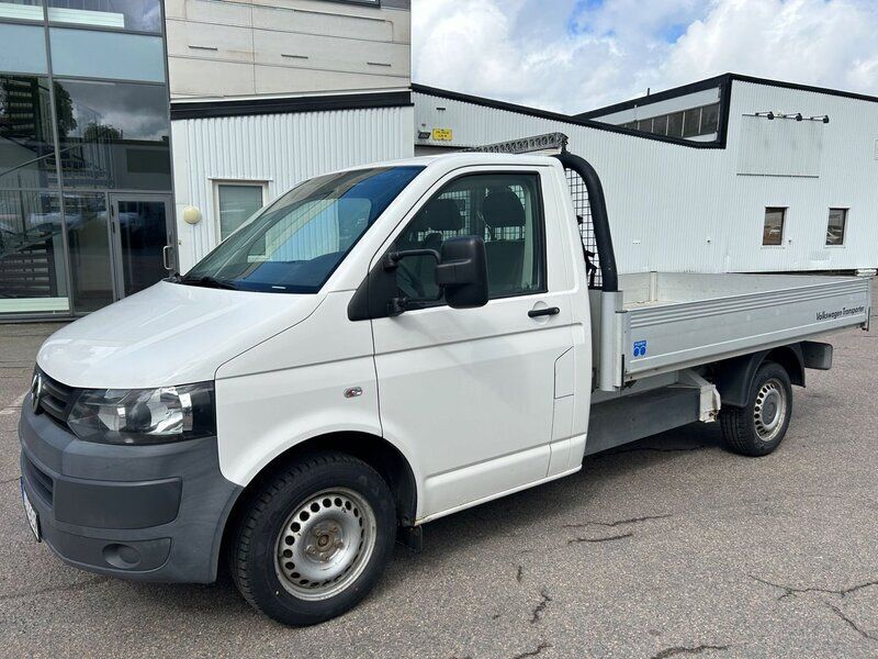 Röd (vit ) Begagnad 2012 VW T5 Van | 64 000 kr - Bild 1/4
