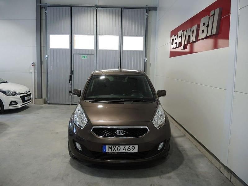 Begagnad Kia Venga Comfort 90 HK (66 kW) 2013 Ljusbrun (brun) Halvkombi