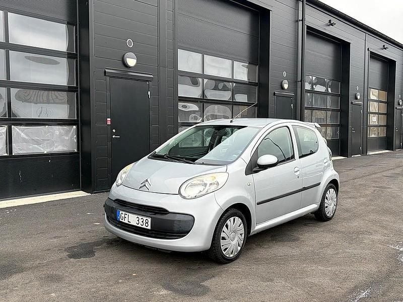 Silver Begagnad 2008 Citroën C1 Halvkombi | 24 500 kr (Marknadspris) - Bild 1/4