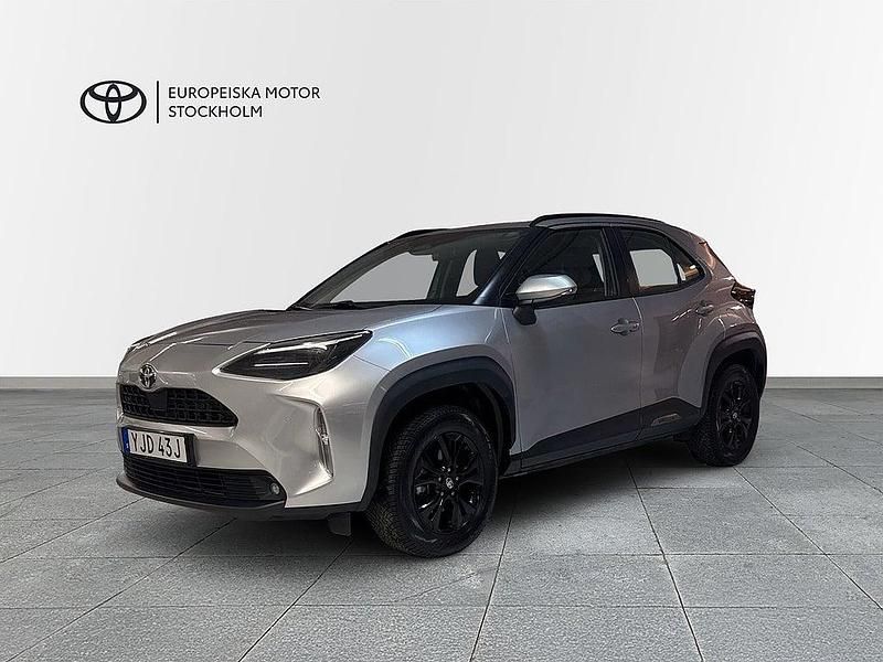 Silver Begagnad 2024 Toyota Yaris Cross Active SUV | 258 900 kr (Marknadspris) - Bild 1/4