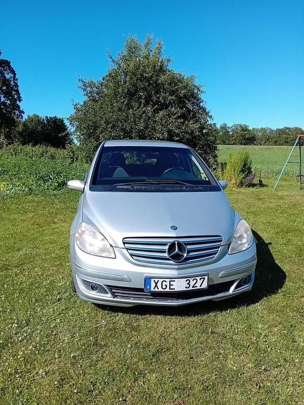 Silver Begagnad 2006 Mercedes B200 Minibuss | 35 000 kr (Lite dyr) - Bild 1/4