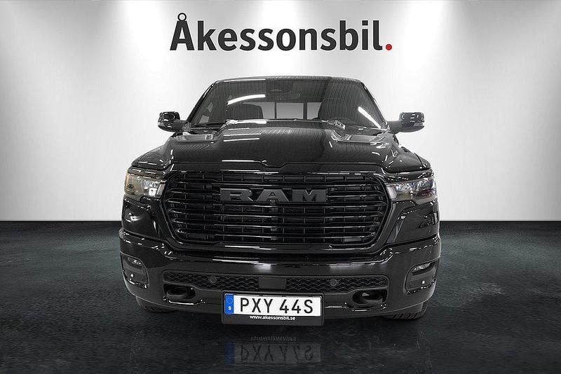 Ny RAM 1500 426 HK (313 kW) 2025 Svart Pickup