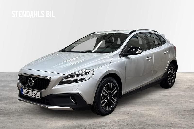 Silver Begagnad 2019 Volvo V40 CC Plus Kombi | 189 000 kr (Marknadspris) - Bild 1/4