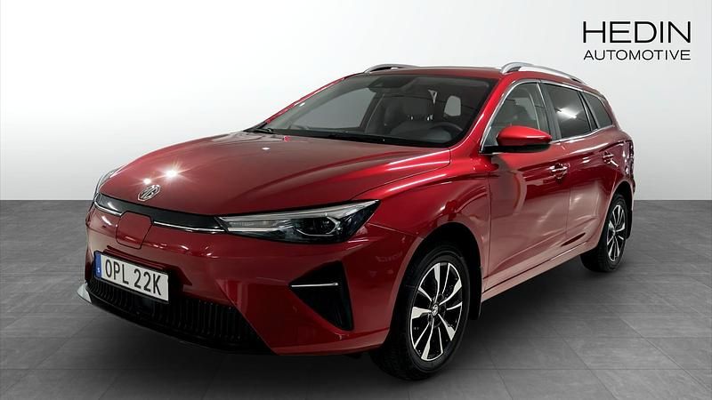 Röd (red) Begagnad 2022 MG MG5 EV Comfort Kombi | 214 900 kr - Bild 1/4