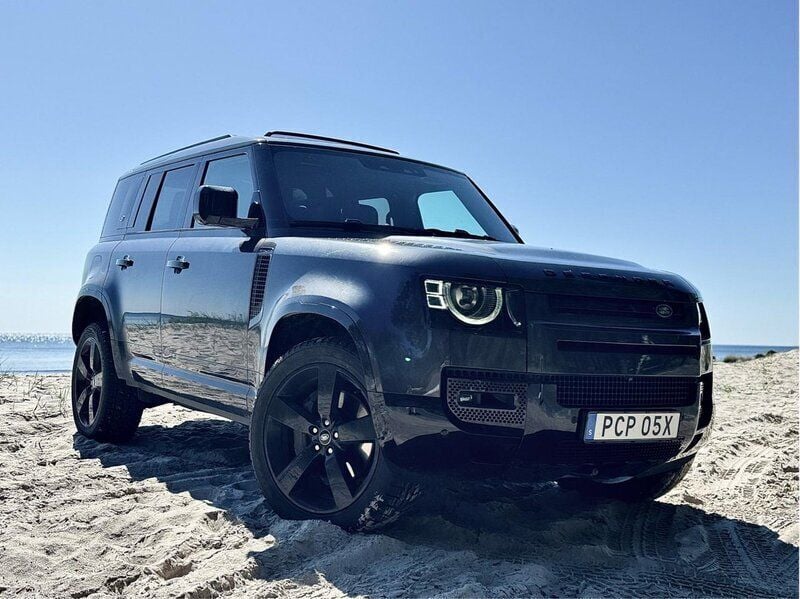 Grå Begagnad 2021 Land Rover Defender SUV | 779 000 kr (Marknadspris) - Bild 1/4