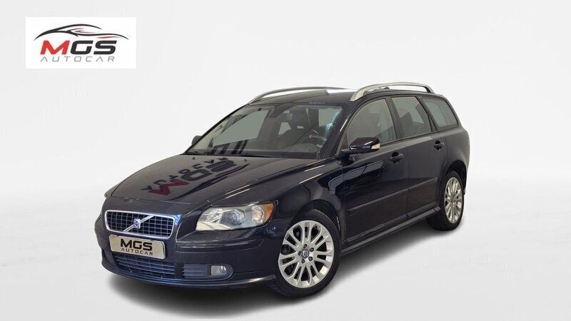 Svart Begagnad 2006 Volvo V50 Momentum Kombi | 34 900 kr (Marknadspris) - Bild 1/4