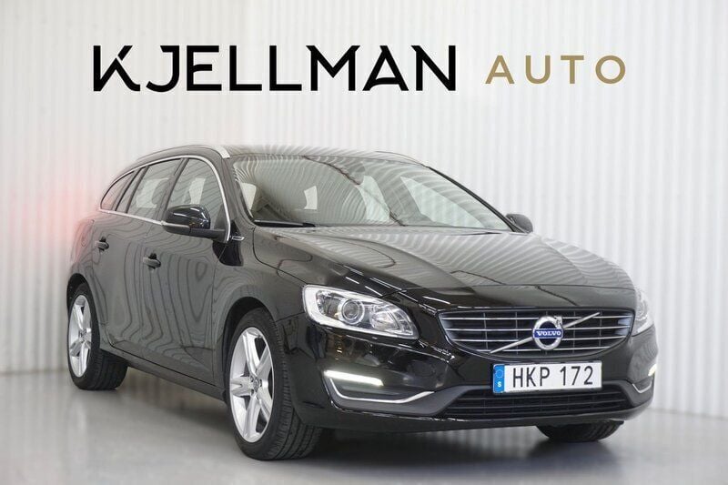 Svart Begagnad 2018 Volvo V60 Standard Kombi | 209 900 kr (Marknadspris) - Bild 1/4