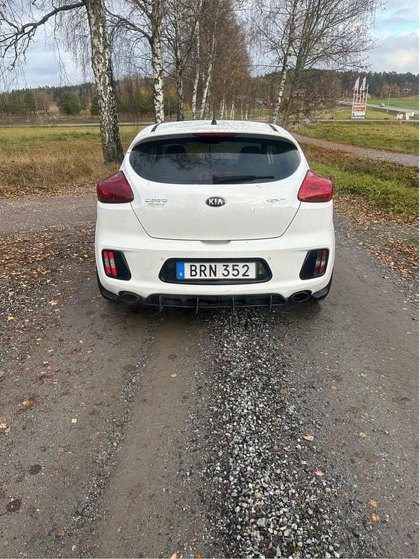 Begagnad Kia ProCeed GT GT 204 HK (150 kW) 2015 Vit Halvkombi