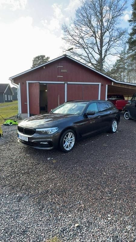 Begagnad BMW 520 Shadowline 190 HK (139 kW) 2018 Kombi