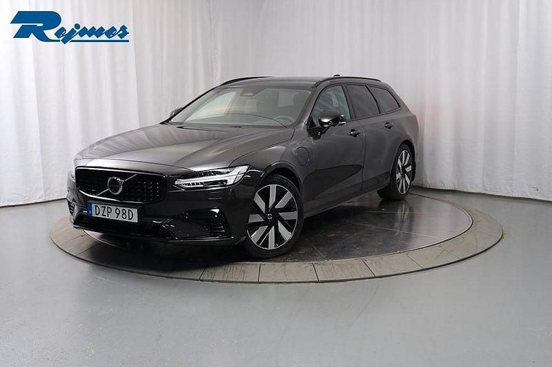 Grå (platinum grey metallic) Begagnad 2025 Volvo V90 Plus Kombi | 489 900 kr (Marknadspris) - Bild 1/4