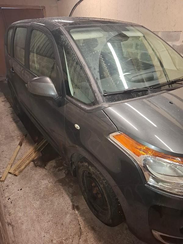 Begagnad Citroën C3 Picasso 92 HK (67 kW) 2012 Grå Minibuss