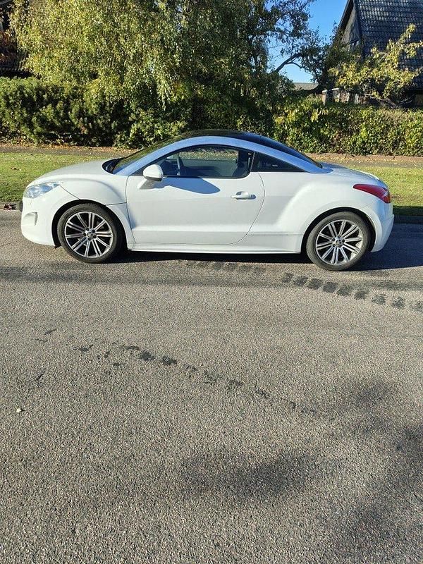 Vit Begagnad 2012 Peugeot RCZ Sportkupé | 94 000 kr (Marknadspris) - Bild 1/4