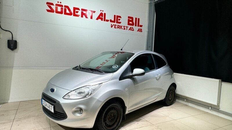 Grå Begagnad 2012 Ford Ka Halvkombi | 34 900 kr (Lite dyr) - Bild 1/4
