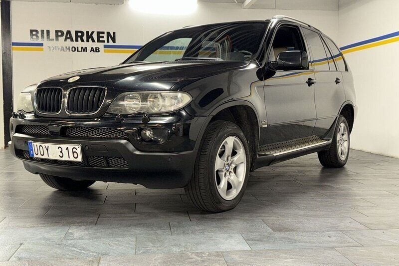 Svart Begagnad 2003 BMW X5 Sport Line SUV | 39 900 kr (Marknadspris) - Bild 1/4
