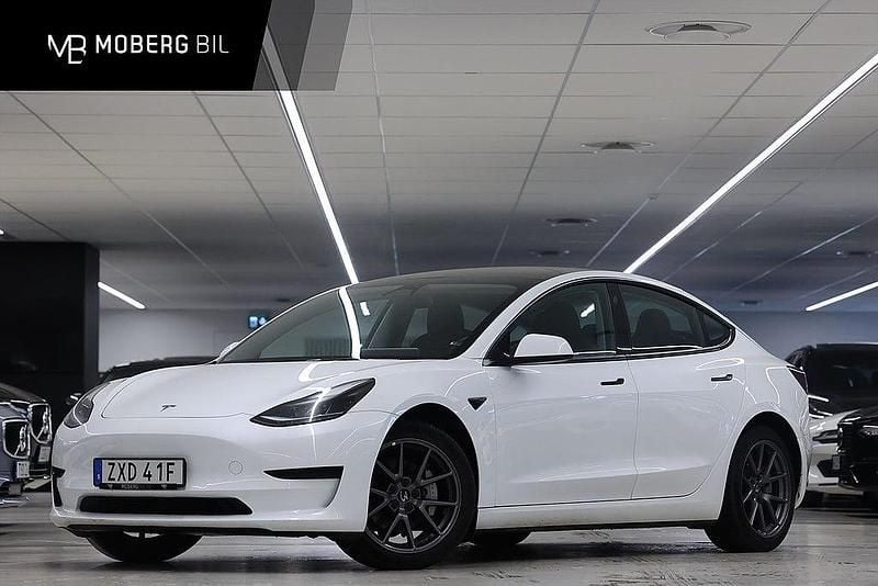 Vit Begagnad 2022 Tesla Model 3 Standard Range Sedan | 249 900 kr (Marknadspris) - Bild 1/2