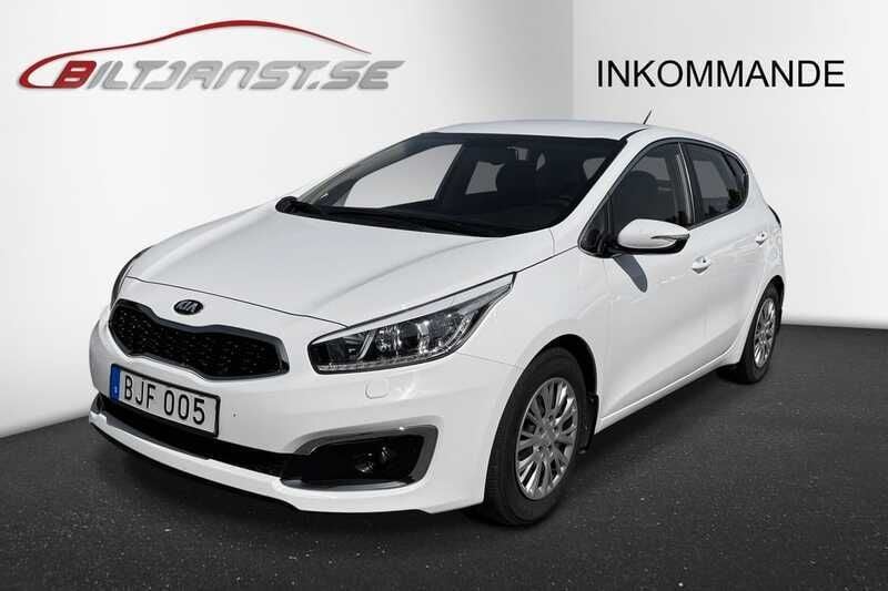 Vit Begagnad 2016 Kia Ceed Halvkombi | 129 900 kr - Bild 1/4
