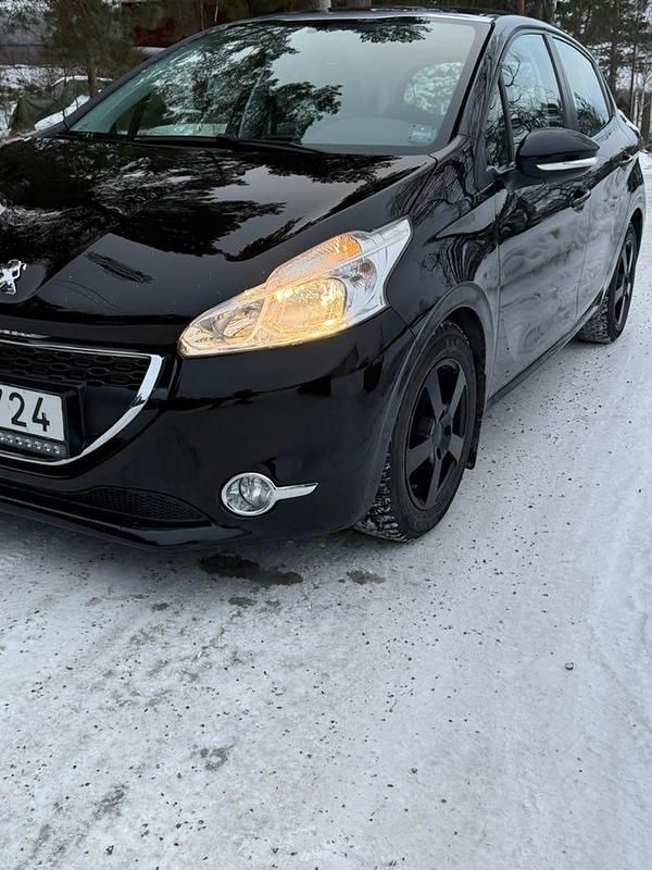 Begagnad Peugeot 208 82 HK (60 kW) 2014 Halvkombi