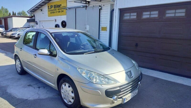 Grå Begagnad 2007 Peugeot 307 Halvkombi | 27 900 kr (Lite dyr) - Bild 1/4