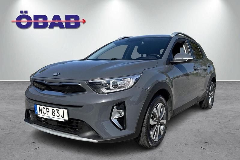 Grå Begagnad 2020 Kia Stonic 4 SUV | 218 900 kr (Marknadspris) - Bild 1/4