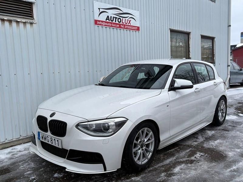 Begagnad BMW 118 Comfort Edition 143 HK (105 kW) 2013 Vit Halvkombi