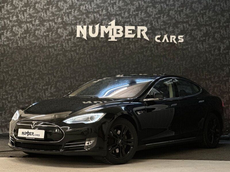 Svart Begagnad 2014 Tesla Model S Sedan | 319 900 kr - Bild 1/4