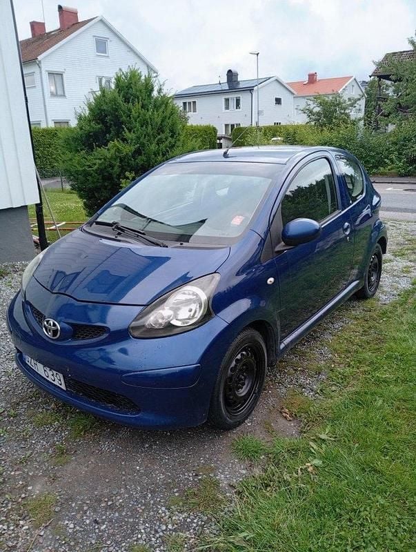 Blå Begagnad 2008 Toyota Aygo Halvkombi | 14 000 kr (Marknadspris) - Bild 1/2