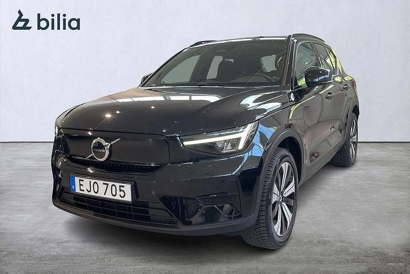 Svart Begagnad 2022 Volvo XC40 Core SUV | 334 900 kr - Bild 1/3