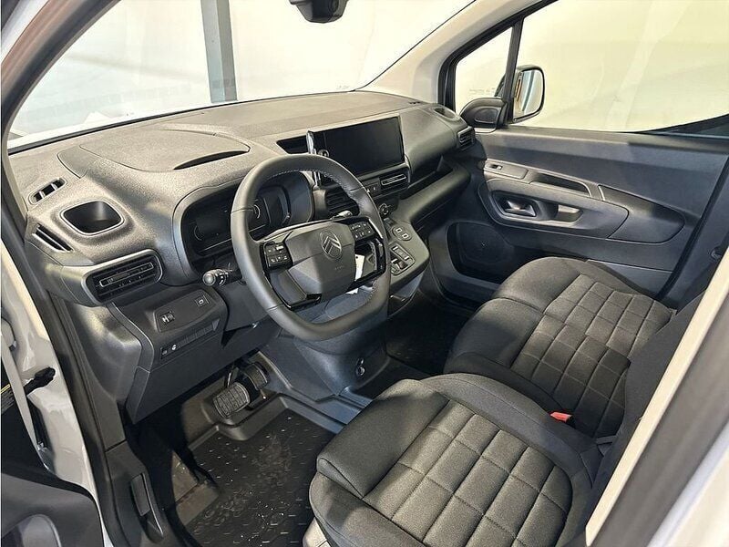 Ny Citroën Berlingo Business Class 130 HK (95 kW) 2025 Vit kaolin Minibuss