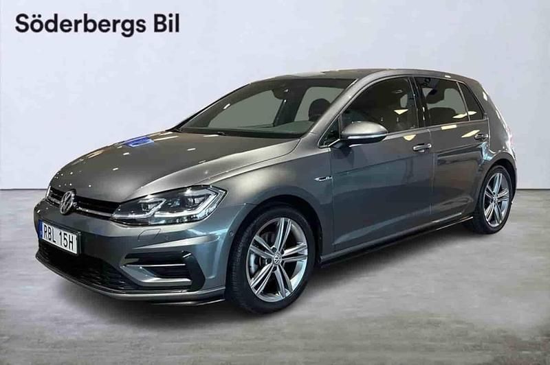 Grå Begagnad 2020 VW Golf VII Halvkombi | 210 000 kr (Marknadspris) - Bild 1/1