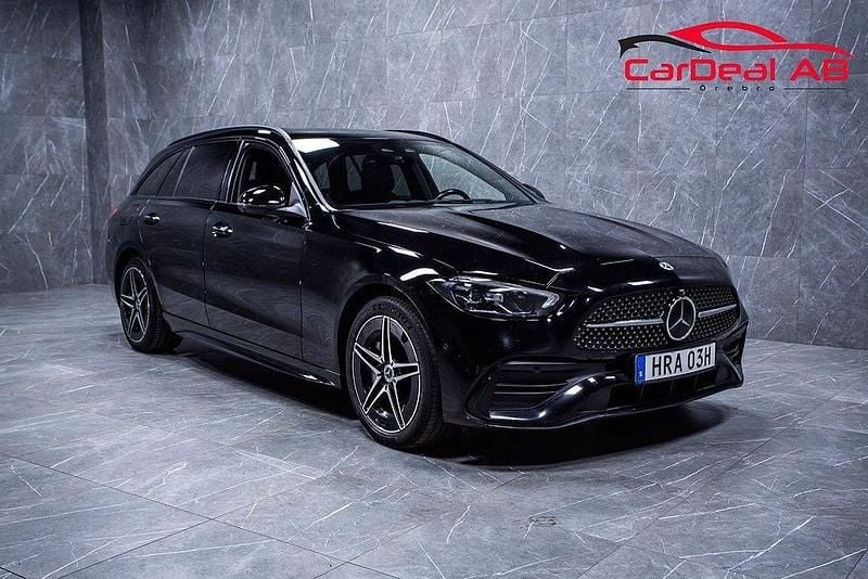 Svart Begagnad 2022 Mercedes C300e AMG line Kombi | 354 800 kr (Dyr) - Bild 1/4
