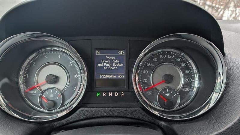 Begagnad Lancia Voyager 283 HK (208 kW) 2012 Minibuss