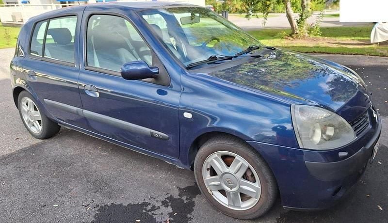 Blå Begagnad 2005 Renault Clio R.S. Halvkombi | 10 000 kr (Superpris) - Bild 1/3