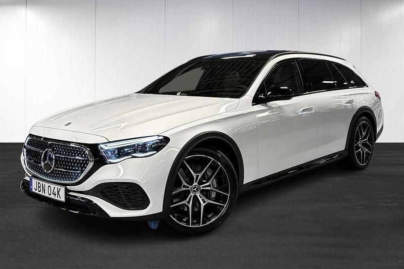 Svart Begagnad 2025 Mercedes E300 Kombi | 919 000 kr - Bild 1/4