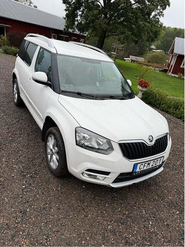 Vit Begagnad 2015 Skoda Yeti SUV | 100 000 kr (Bra pris) - Bild 1/2