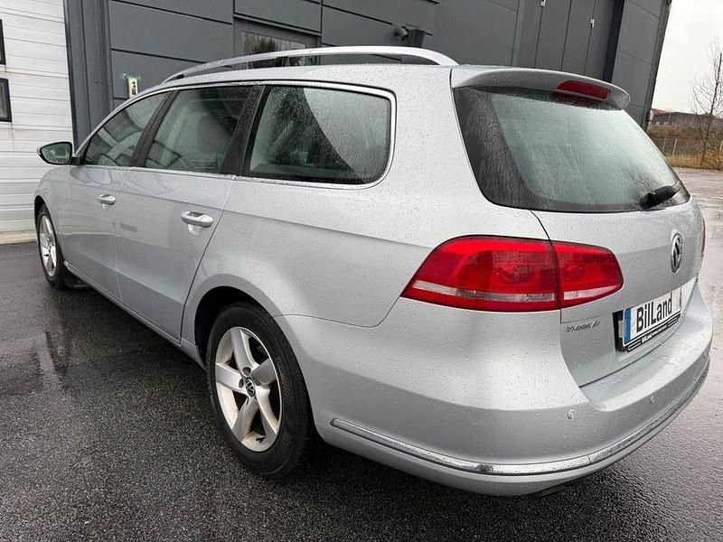 Begagnad VW Passat Comfortline 140 HK (102 kW) 2011 Silver Kombi