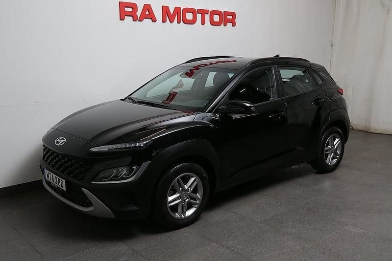 Phantom black Begagnad 2022 Hyundai Kona Essential SUV | 169 900 kr (Marknadspris) - Bild 1/2