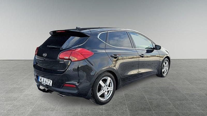 Begagnad Kia Ceed 129 HK (94 kW) 2014 Svart Halvkombi