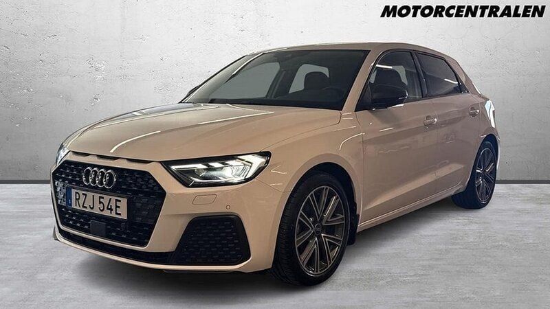 Vit Begagnad 2021 Audi A1 Sportback Proline Halvkombi | 199 000 kr (Marknadspris) - Bild 1/4