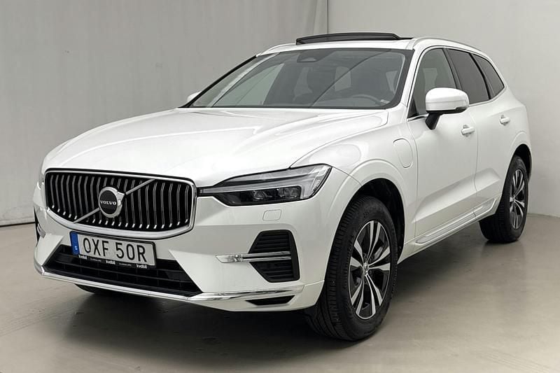 Vit Begagnad 2023 Volvo XC60 Core SUV | 379 000 kr (Bra pris) - Bild 1/4