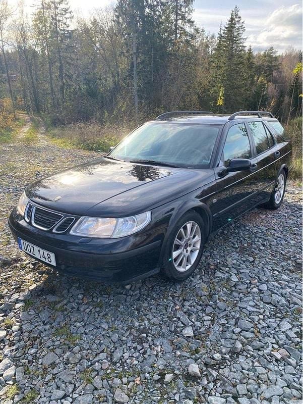 Svart Begagnad 2004 Saab 9-5 Kombi | 12 000 kr (Marknadspris) - Bild 1/4