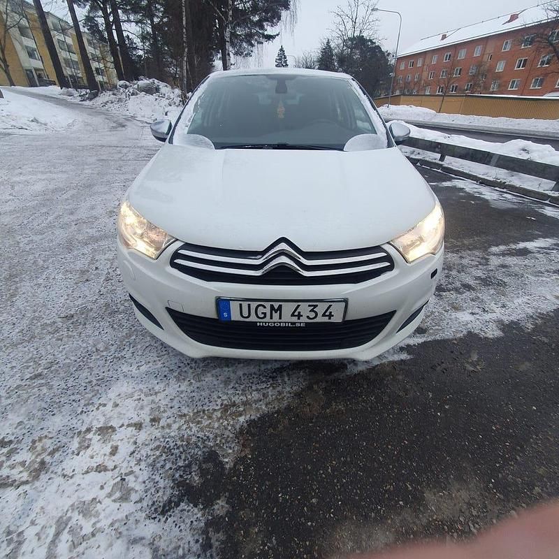Begagnad Citroën C4 84 HK (61 kW) 2015 Pärlvit